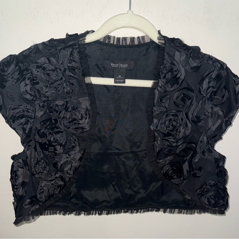 White House Black Market Rosette Bolero
Black Jacket M